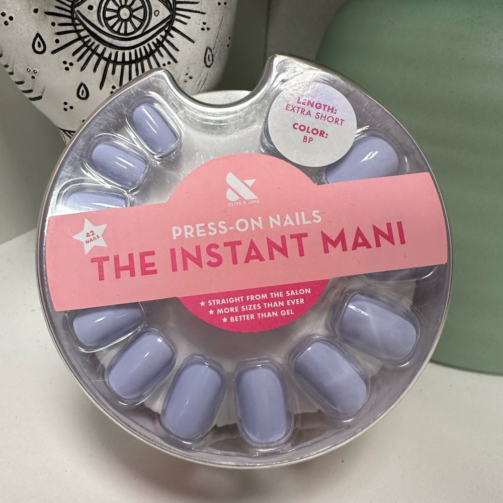 Olive & June press on nails